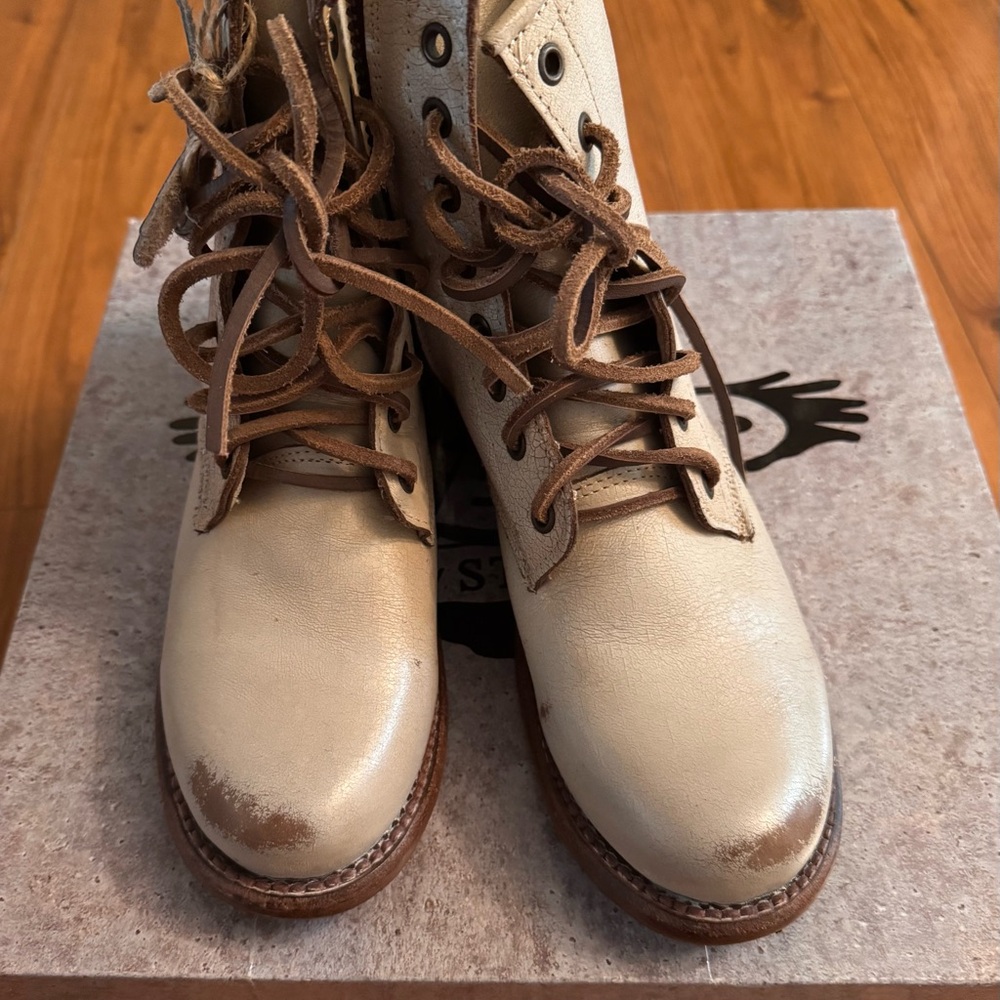 Freebird by Steven Taupe distressed New leather boots size 8